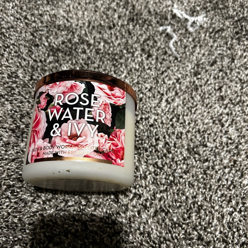 Rose Water & Ivy Scented Candle